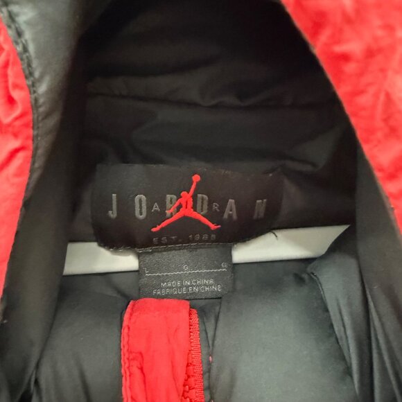 Nike Air Jordan Red Essential Puffer Jacket Coat DQ7348-612 Mens size Large - Picture 2 of 11